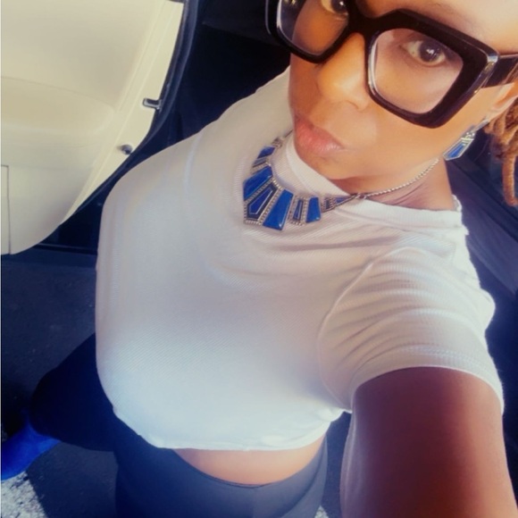 Meet your Posher, Crystal - Picture 9 of 14